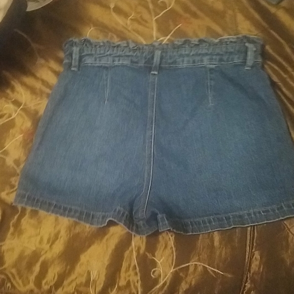 Fable: 5 Button - Picture 3 of 6